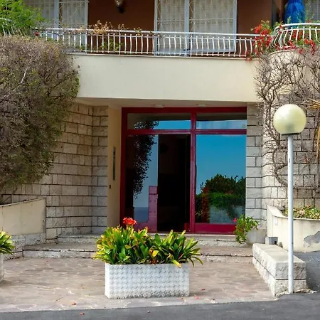 168B - La Terrazza Sul Mare, Casa A 10 Minuti Da Spiaggia, Parcheggio Privato Gratis Sanremo Exterior photo