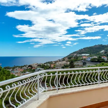 168B - La Terrazza Sul Mare, Casa A 10 Minuti Da Spiaggia, Parcheggio Privato Gratis Sanremo Exterior photo