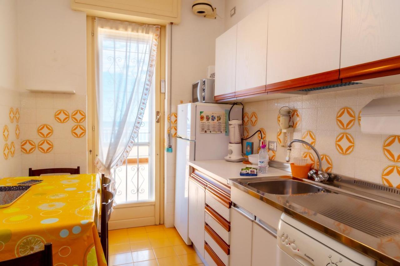 Apartamento 168b - La Terrazza Sul Mare, Casa A 10 Minuti Da Spiaggia, Parcheggio Privato Gratis San Remo