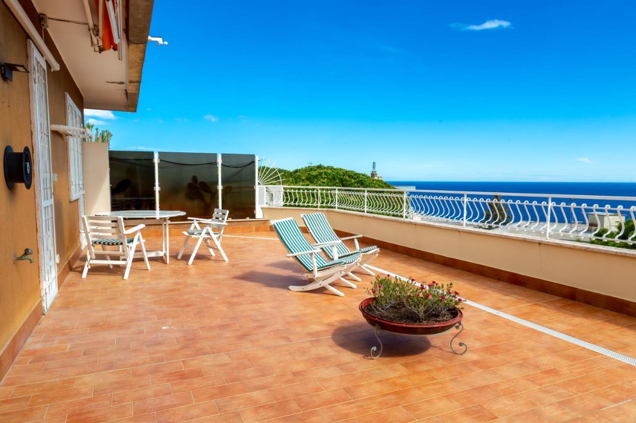 Apartamento 168b - La Terrazza Sul Mare, Casa A 10 Minuti Da Spiaggia, Parcheggio Privato Gratis
