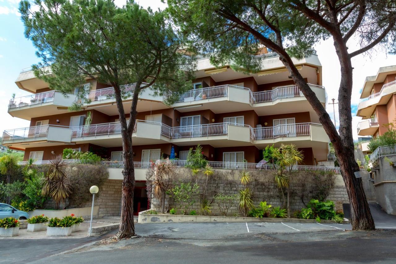 Apartamento 168b - La Terrazza Sul Mare, Casa A 10 Minuti Da Spiaggia, Parcheggio Privato Gratis San Remo